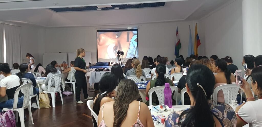 IMG-20190323-WA0016 curso pestañas y cejas